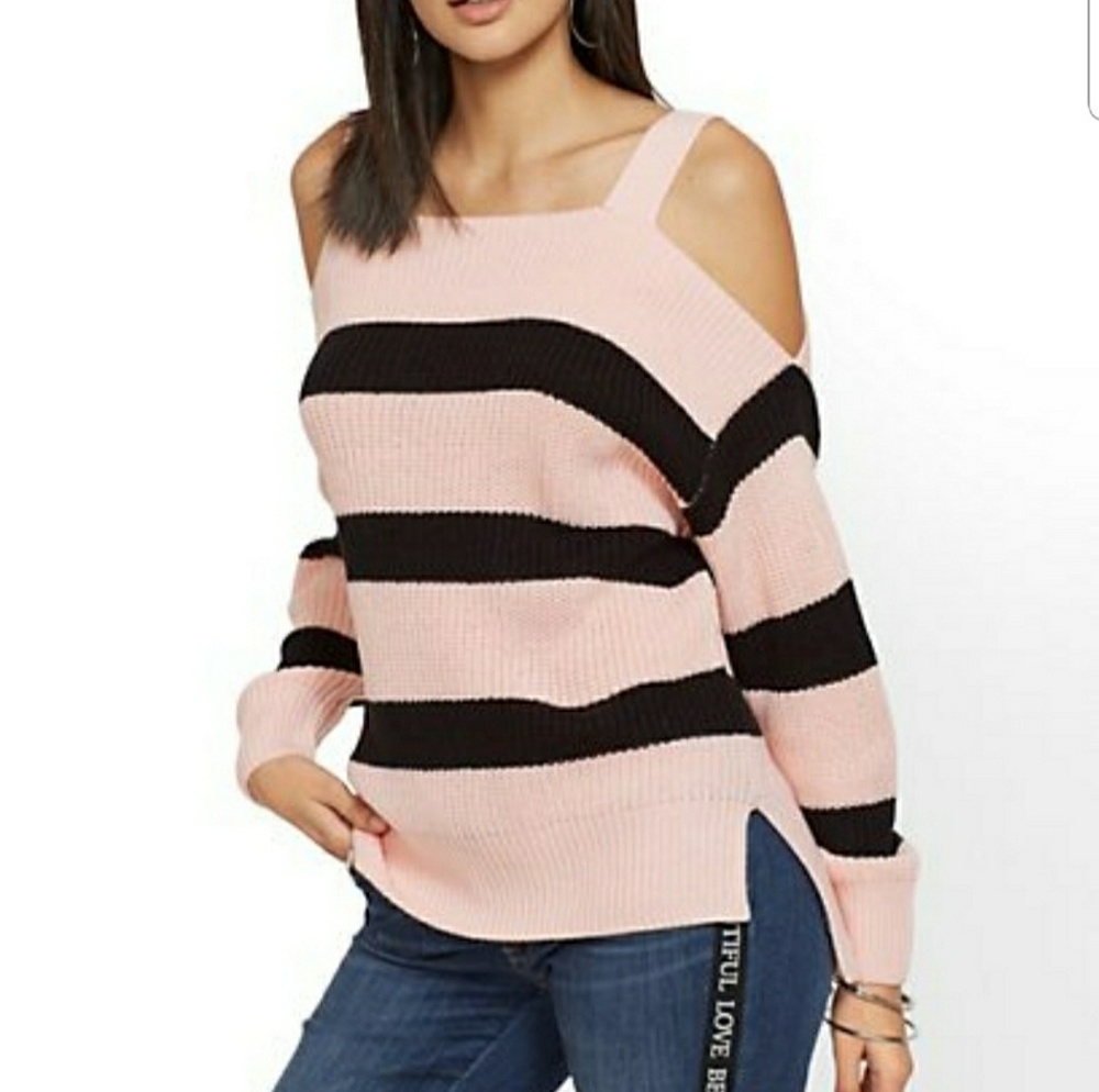 NY AND COMPANY SWEATER